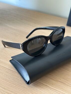 Saint Laurent sunglasses Black Cat-Eye